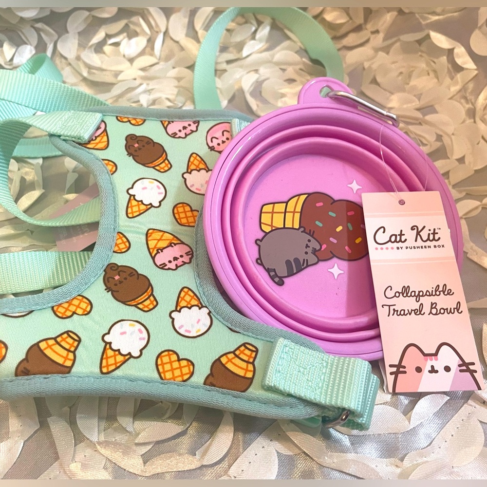 BNWT Pusheen Cat Set including Travel Bowl and Harness